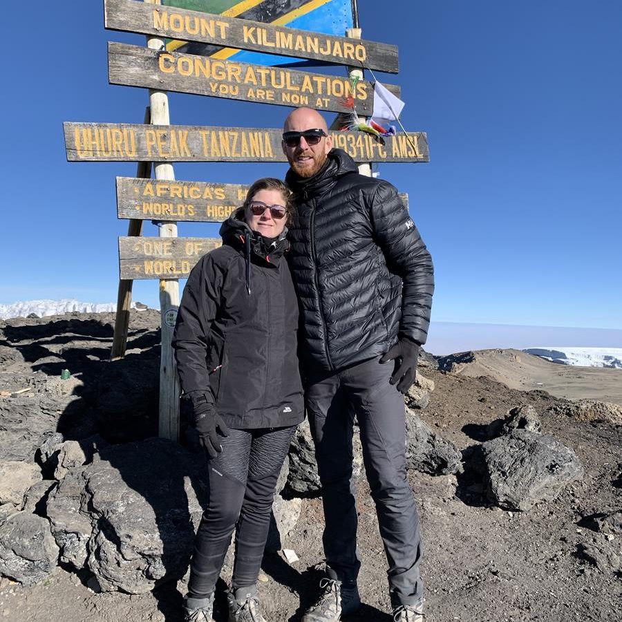 Alicia & Rémy Uhuru Peak